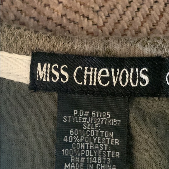 TOP PATTERN SWEATSHIRT FABRIC RUFFLE AVOCADO GREEN.  SIZE S//M - Picture 6 of 6